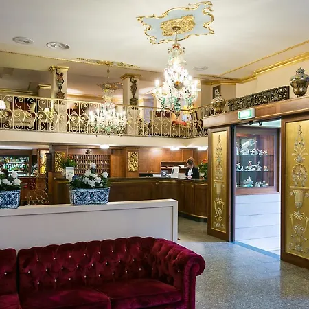 米兰斯佩兰莎奥拉克酒店 4* 斯特雷萨